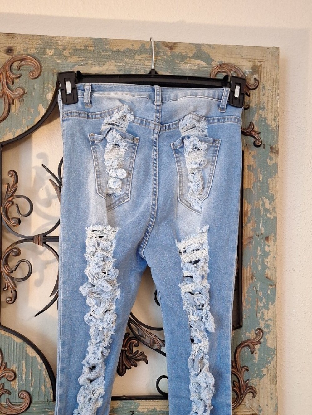 Ripped Light Wash Distressed Flared Jeans. NWT Size 28 - Picture 7 of 9